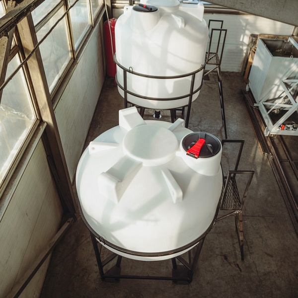 картинка Емкость ЦКТ 3000л с патрубком 