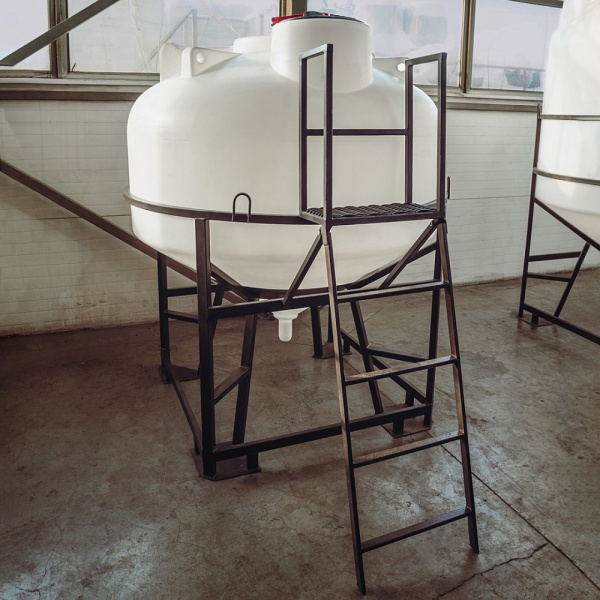 картинка Емкость ЦКТ 3000л с патрубком 